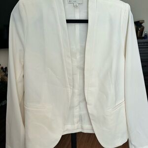 Elegant cream Women's Blazer